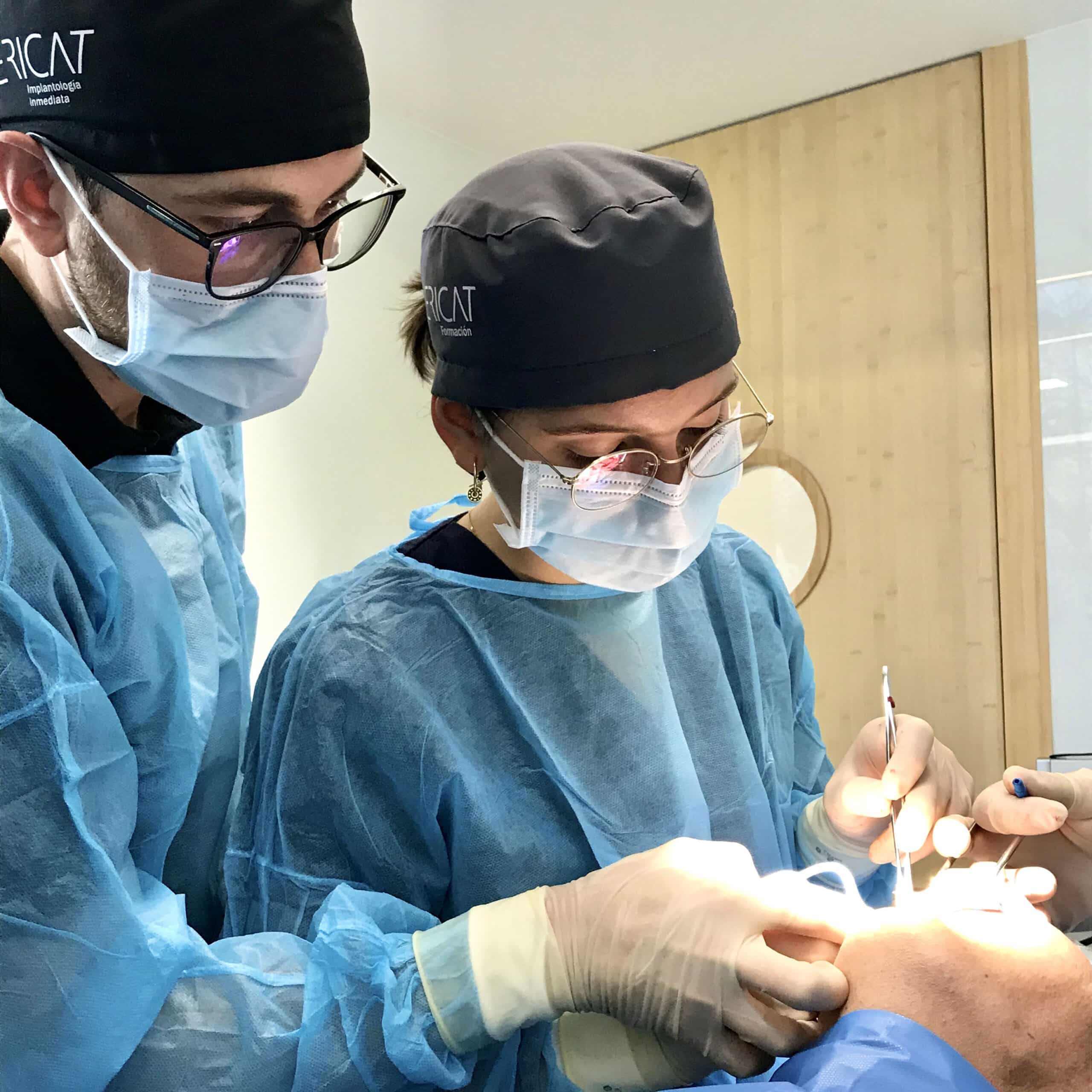 Alumna cirugía implantes Vericat Formación